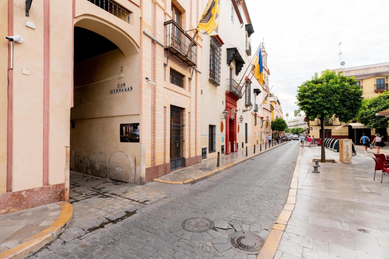 Bonito Callejon En La Juderia By Thegoodtourist Sevilla Exteriér fotografie
